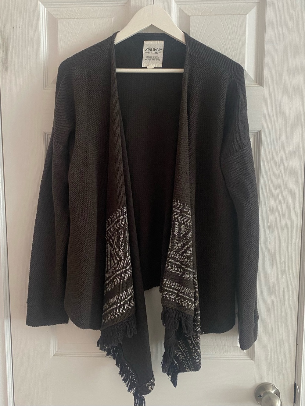 Charcoal & Cream/White Open-Front Fringe Knit Blanket Cardigan